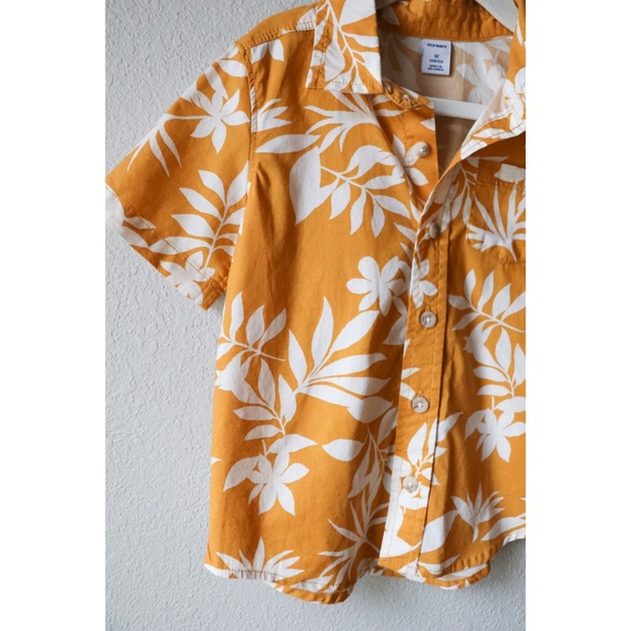 ❌SOLD❌2 for $20 Old Navy Hawaiian Shirts - Picture 11 of 13